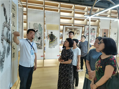 基礎教學部黨支部組織黨員參觀 “弘揚清風正氣,共建清廉陽泉”藝術作品展