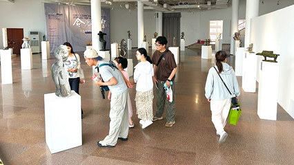 “合光共塑-上合組織國家雕塑展” 在青島市雕塑館開展